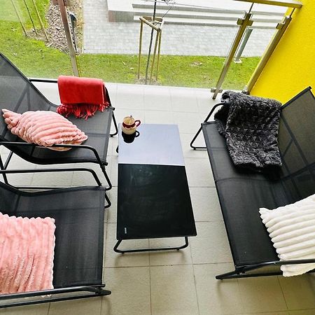 Medences Panoramas Balatom Apartman Siofok Bagian luar foto
