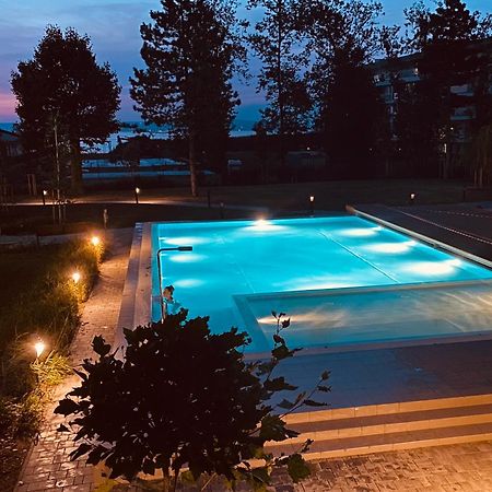 Medences Panoramas Balatom Apartman Siofok Bagian luar foto