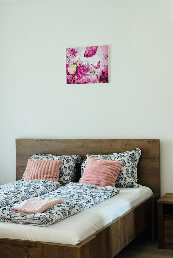 Medences Panoramas Balatom Apartman Siofok Bagian luar foto