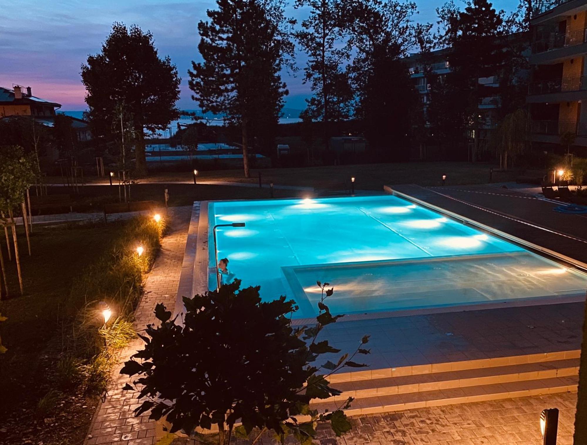 Medences Panoramas Balatom Apartman Siofok Bagian luar foto